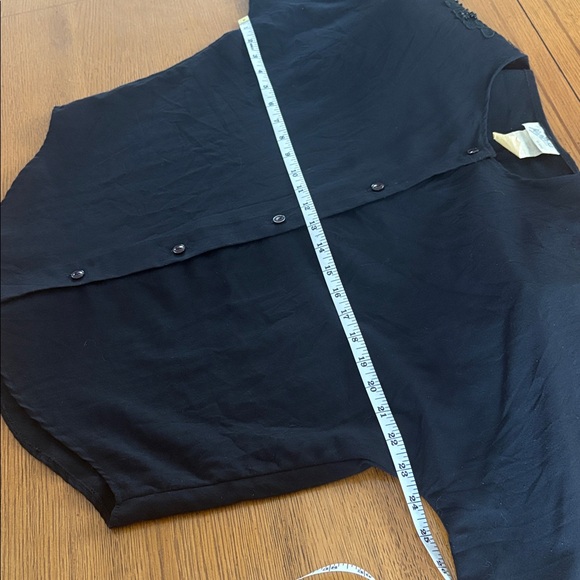 90’s Mariposa Black Short-Sleeve Blouse with Shoulder Pads - Picture 9 of 10